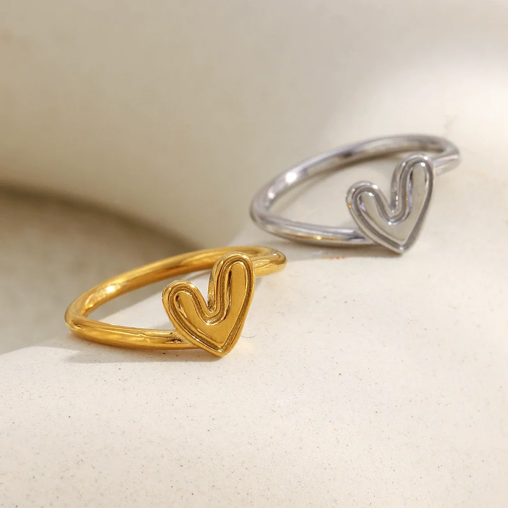 Wholesale Women's Light Luxury Geometric Stainless Steel Electroplated 18K Gold Oblique Heart Ring - Image 3