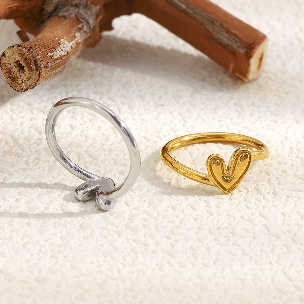 Wholesale Women's Light Luxury Geometric Stainless Steel Electroplated 18K Gold Oblique Heart Ring - Image 4