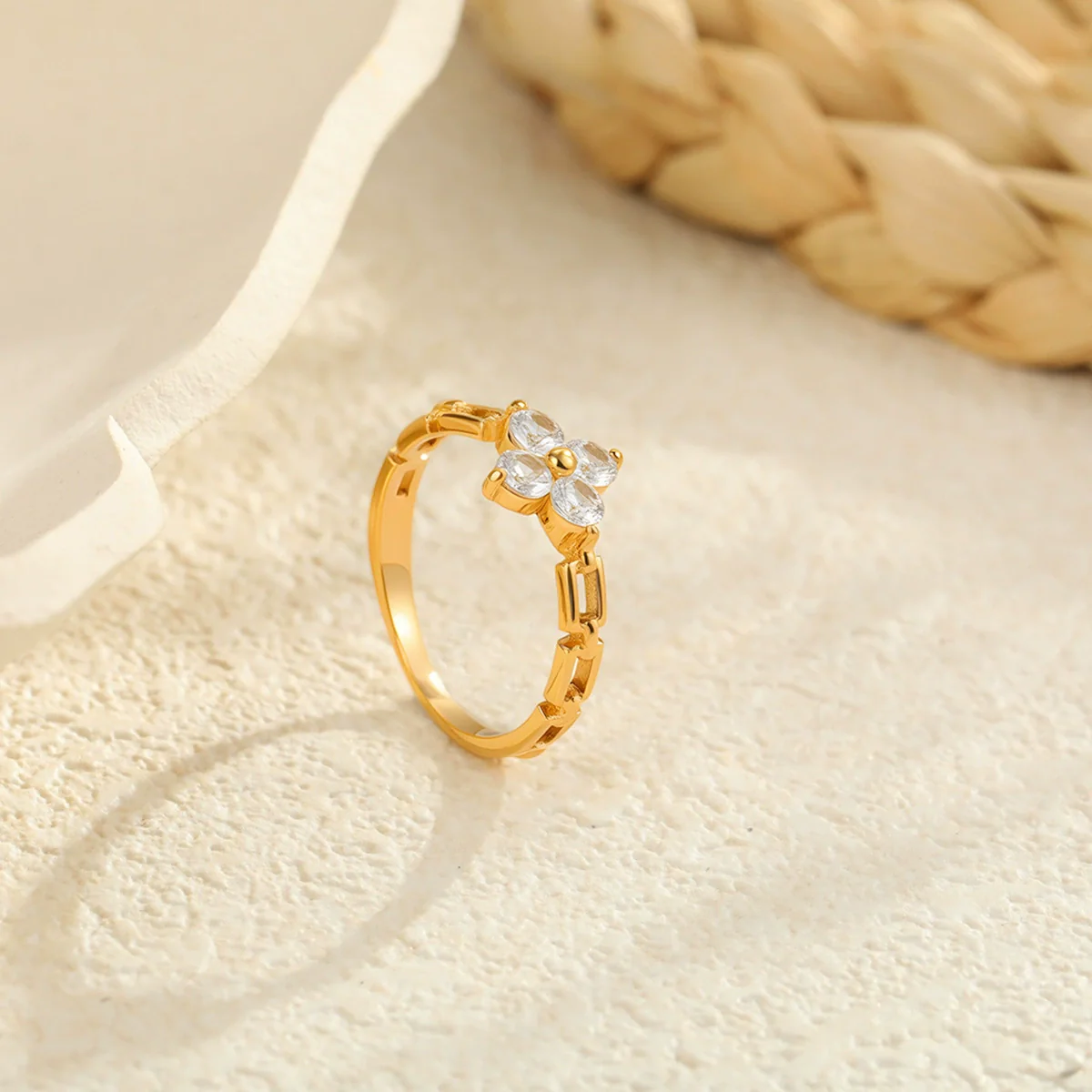 Wholesale Women's Light Luxury Geometric Stainless Steel Electroplated Heart Ring With Zircon Encrusted - Image 3
