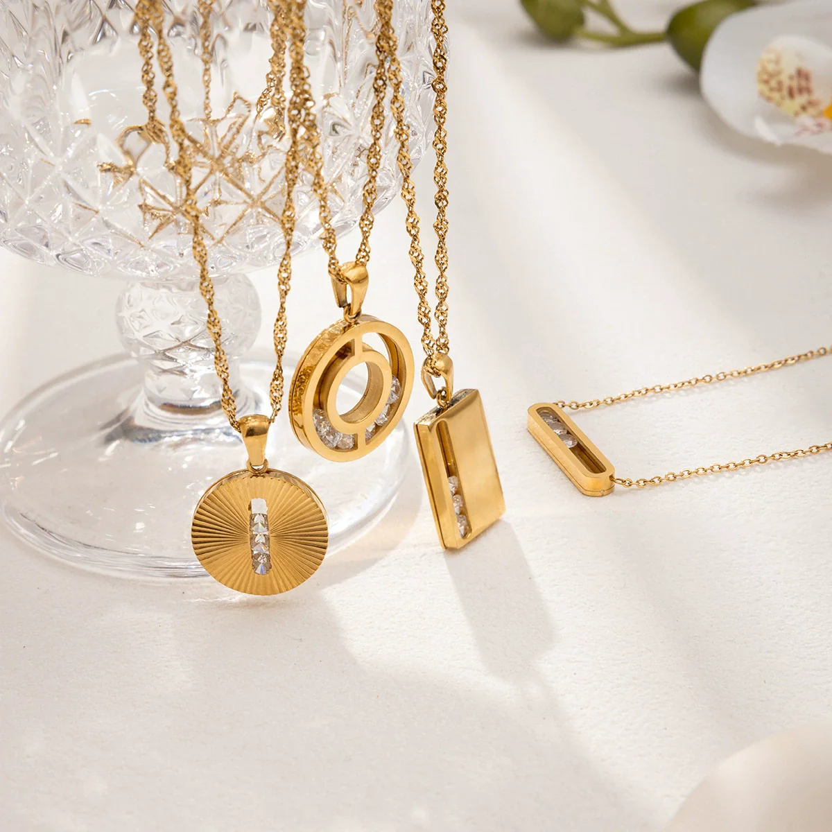 Wholesale Women's Light Luxury Geometric Stainless Steel Electroplated Pendant Necklace - Image 2