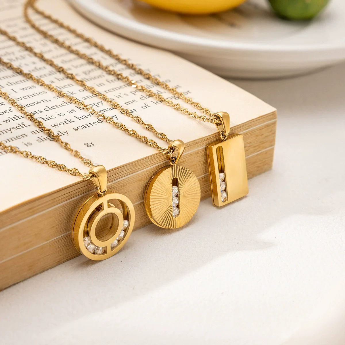 Wholesale Women's Light Luxury Geometric Stainless Steel Electroplated Pendant Necklace - Image 4