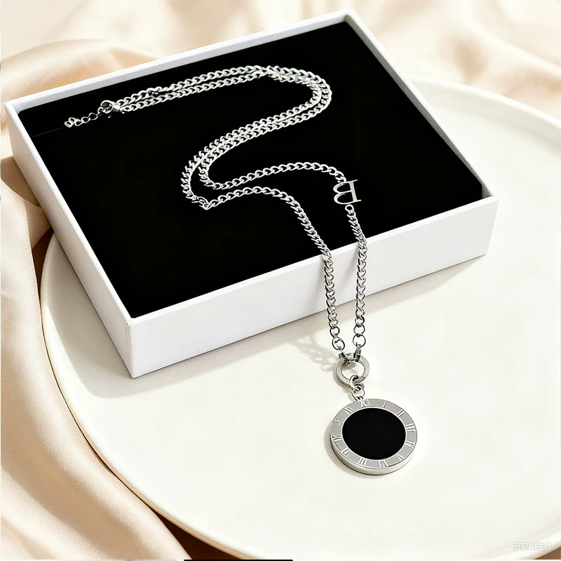 Wholesale Women's Light Luxury Geometric Stainless Steel Electroplated Round Necklace Sweater Chain