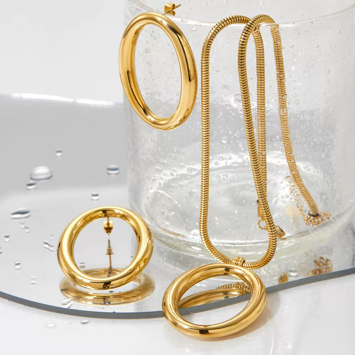 Wholesale Women's Light Luxury Geometric Stainless Steel Pvd Furnace Vacuum Real Gold Plated Pendant Necklace - Image 4