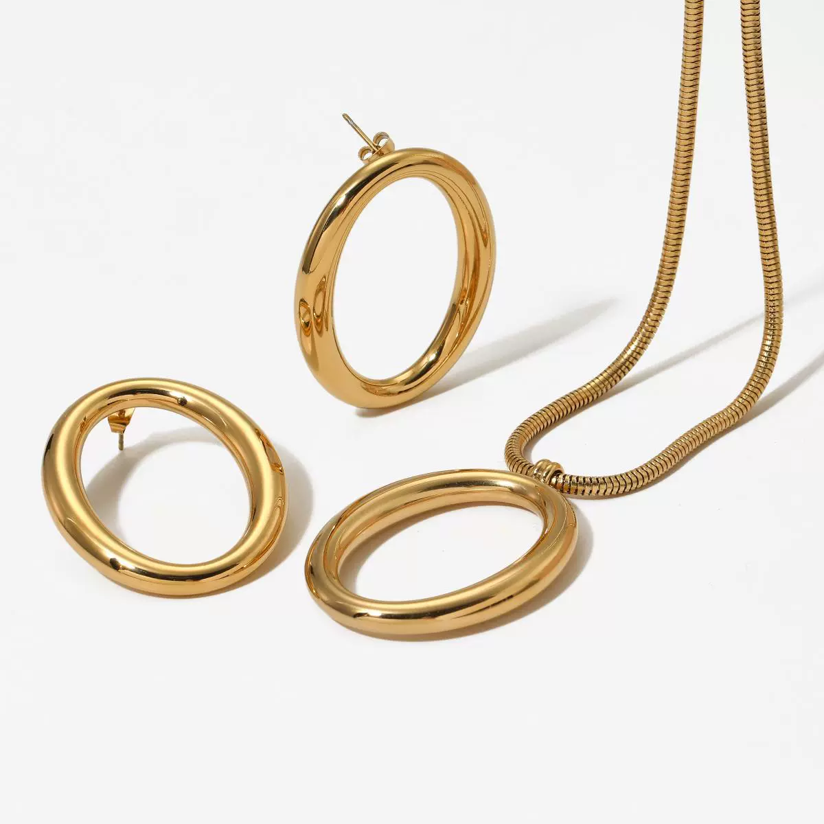 Wholesale Women's Light Luxury Geometric Stainless Steel Pvd Furnace Vacuum Real Gold Plated Pendant Necklace - Image 5