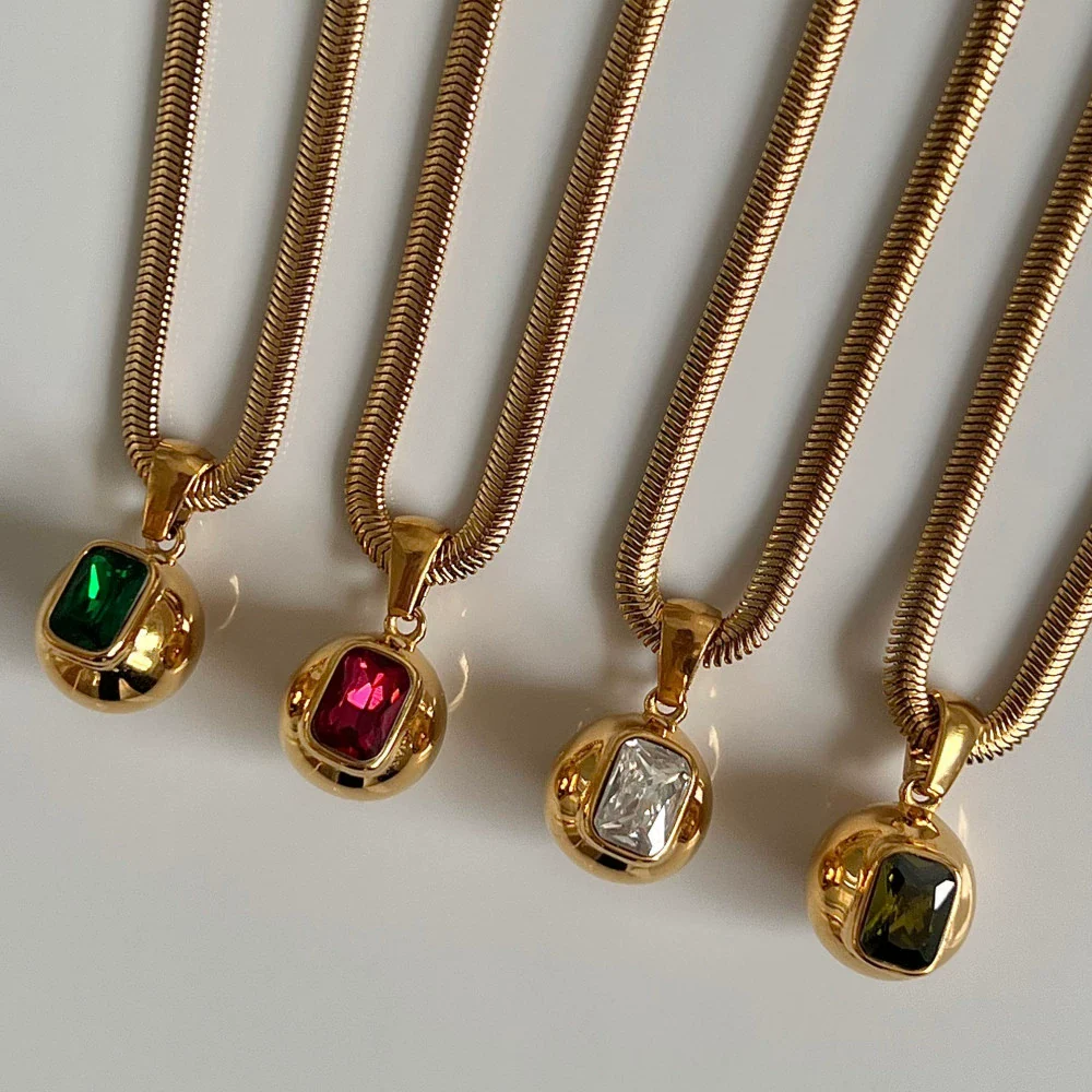 Wholesale Women's Light Luxury Geometric Titanium Steel Pendant Necklace With Snake Bone Chain Real Gold Electroplated - Image 2