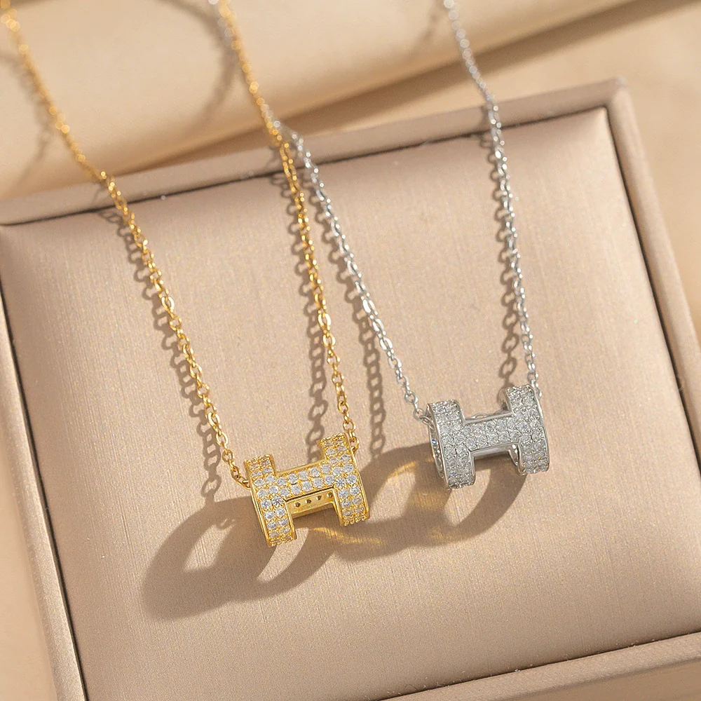 Wholesale Women's Light Luxury Gold Plated Copper And Zircon O Word Chain Necklace With Letter Number Text Shape Pendant