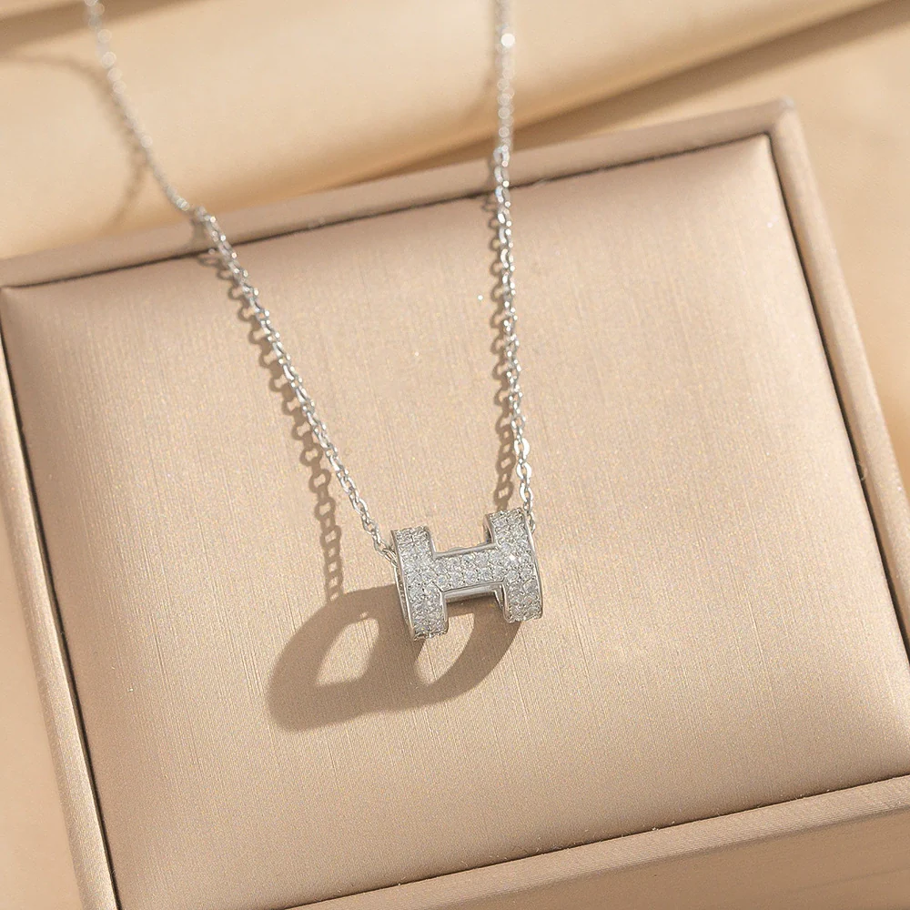 Wholesale Women's Light Luxury Gold Plated Copper And Zircon O Word Chain Necklace With Letter Number Text Shape Pendant - Image 3