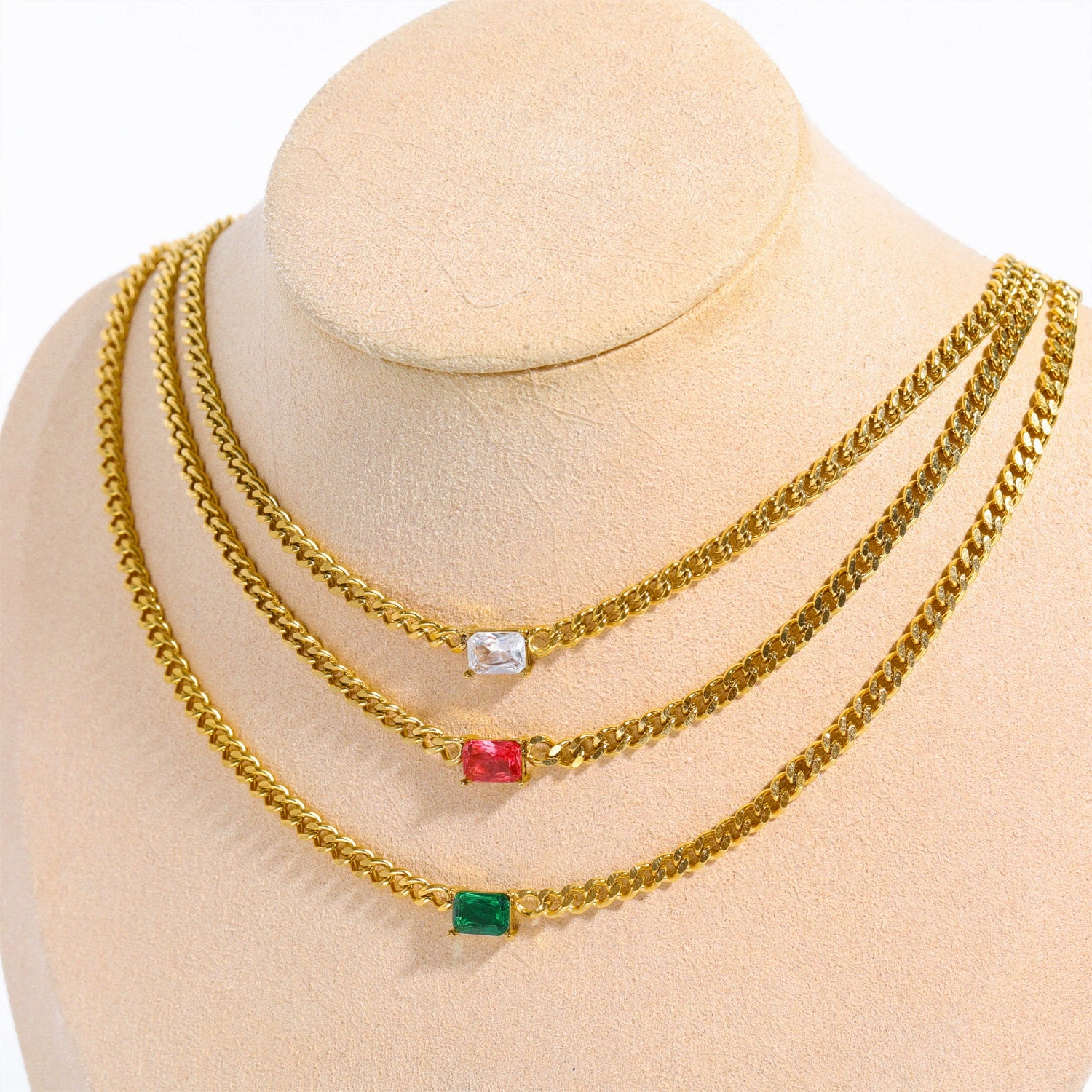 Wholesale Women's Light Luxury Heartshaped Titanium Steel Cuban Chain Necklace With Diamond Treatment - Image 4
