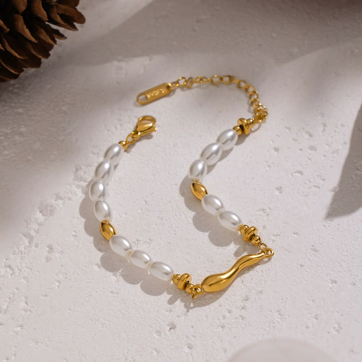 Wholesale Women's Light Luxury Minimalist Real Gold Plated Stainless Steel Irregular Geometric Pearl Shell Beads Beaded Bracelet Hand Jewelry - Image 2