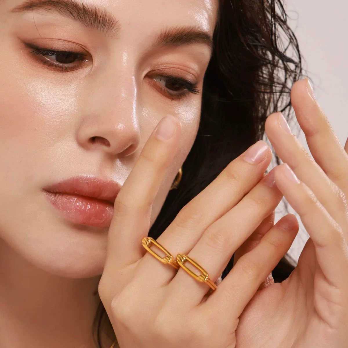 Wholesale Women's Light Luxury Rectangular Geometric Hollow Stainless Steel 18K Gold Pvd Plated Finger Ring - Image 4