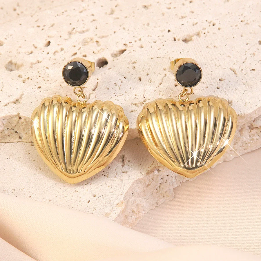 Wholesale Women's Light Luxury Retro Heartshaped Stainless Steel Electroplated Earrings - Image 4