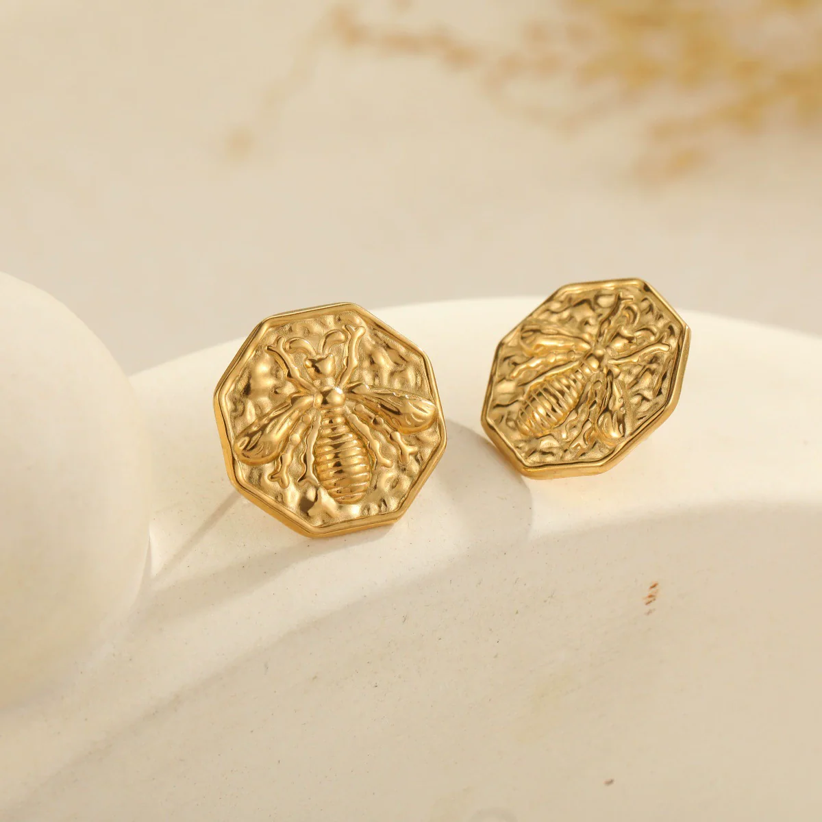 Wholesale Women's Light Luxury Round Stainless Steel 18K Gold Plated Earrings - Image 4