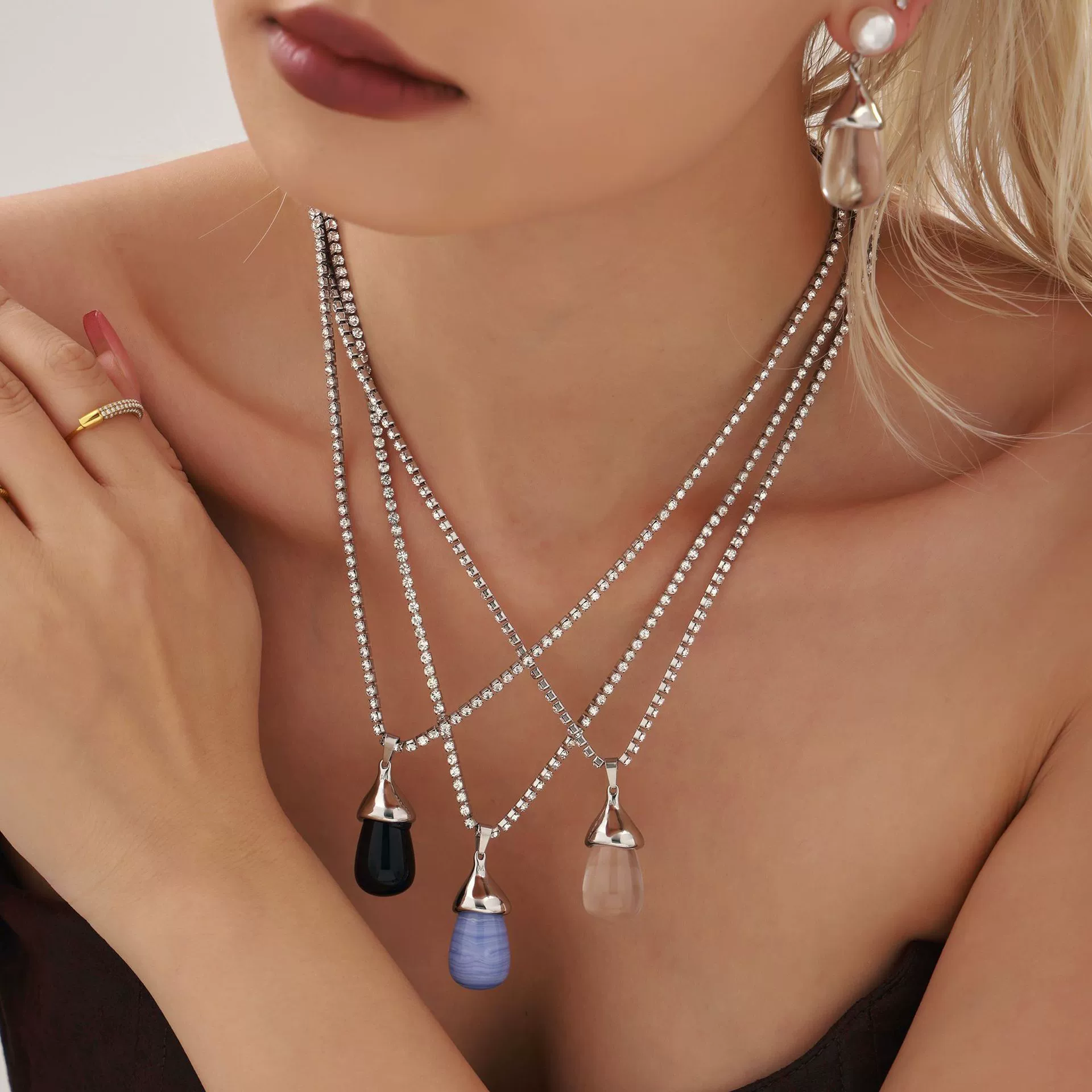 Wholesale Women's Light Luxury Stainless Steel And Resin Water Drop Clavicle Necklace With Colorful Zircon And Geometric Pattern Electroplated - Image 3