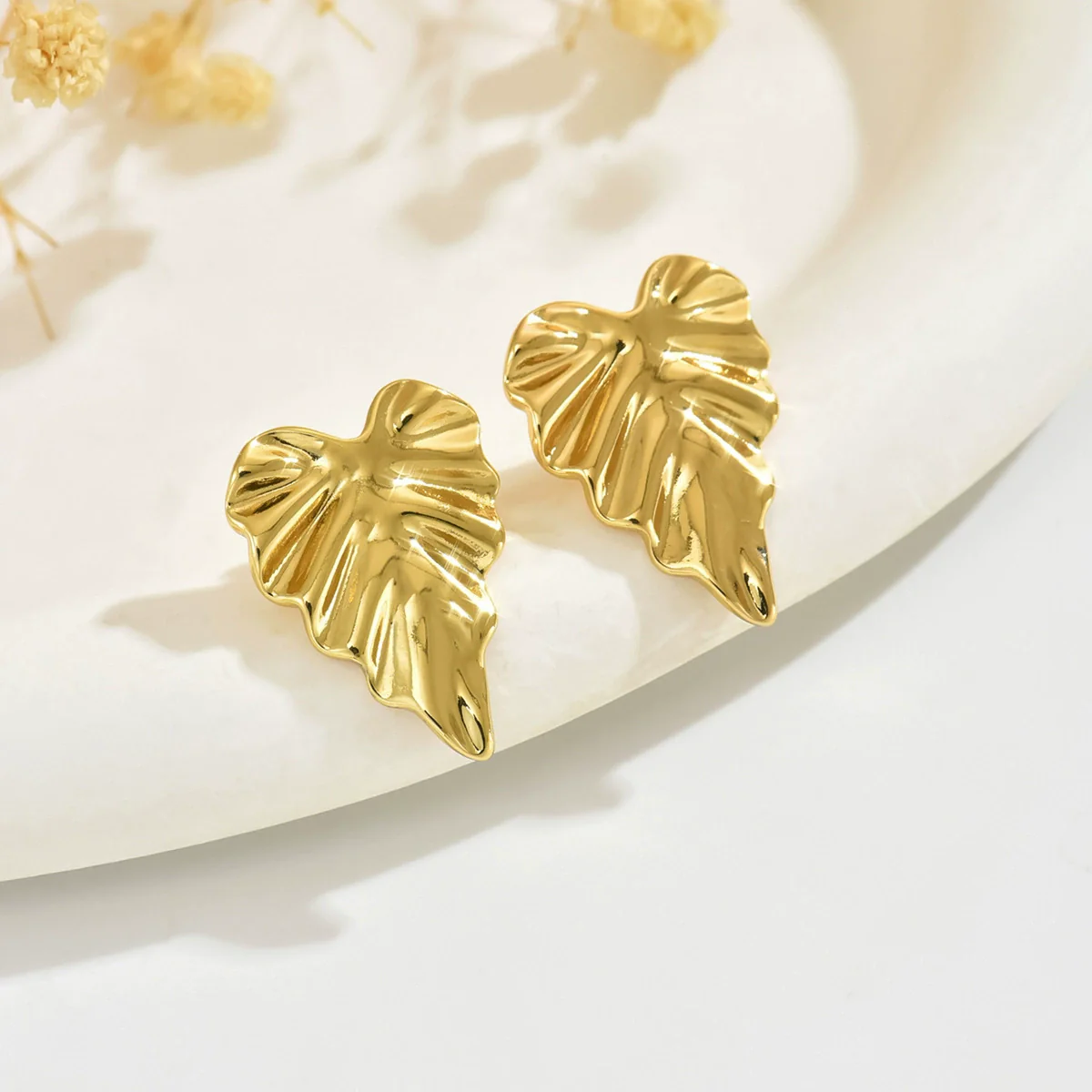 Wholesale Women's Light Luxury Stainless Steel Flower Stamped Earrings