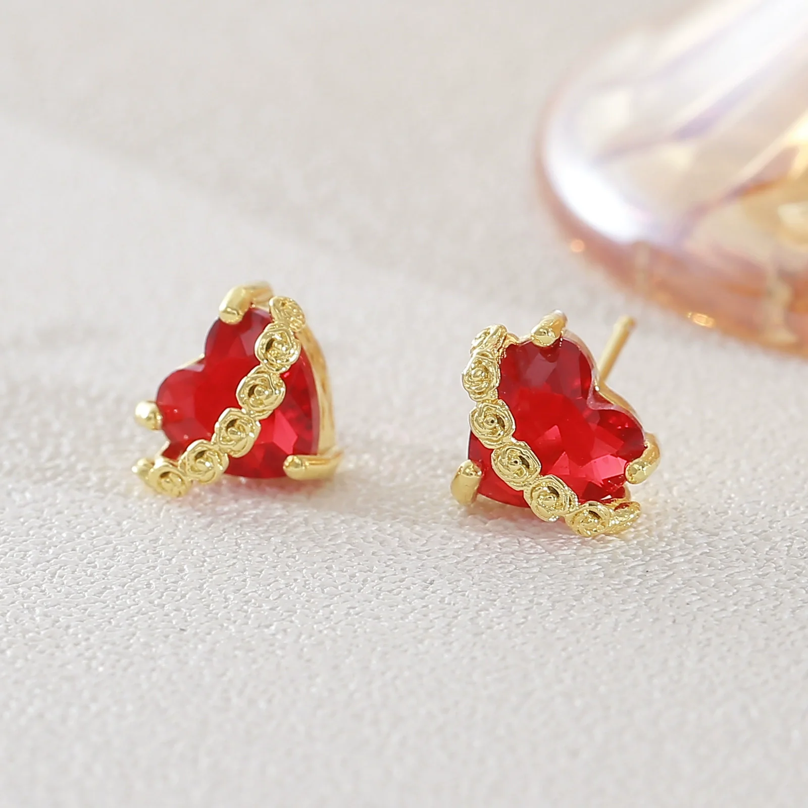 Wholesale Women's Light Luxury Style 18K Goldplated Copper Red Heartshaped Zircon Stud Earrings Jewelry Accessories