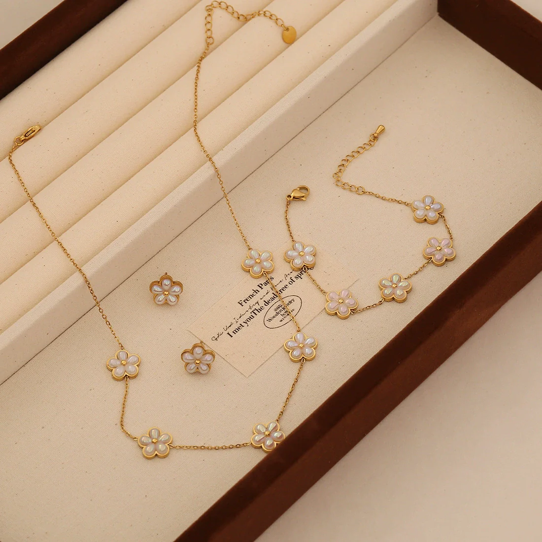 Wholesale Women's Light Luxury Style Flower Shape Real Gold Plated Stainless Steel Necklace Set