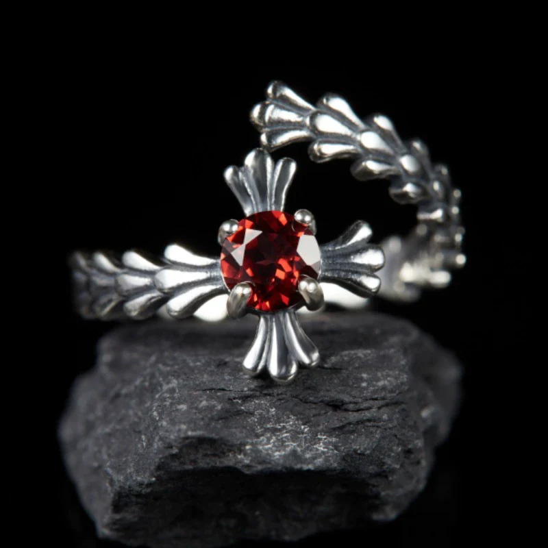 Wholesale Women's Light Luxury Style Flower Shaped S925 Sterling Silver Natural Garnet Inlaid Ring Jewelry