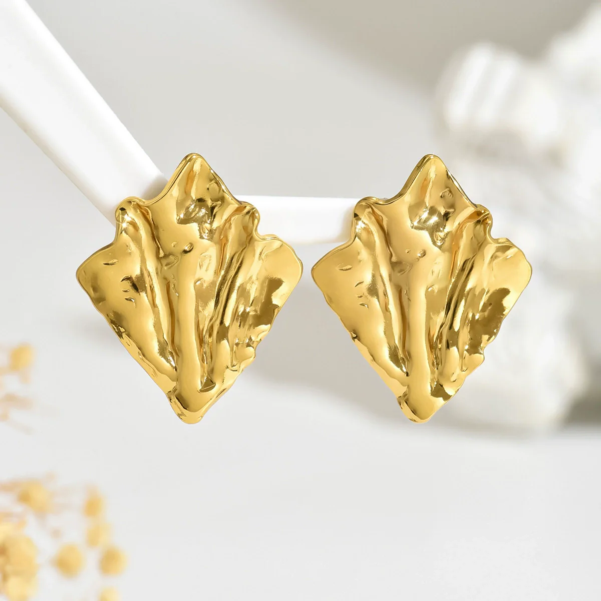 Wholesale Women's Light Luxury Style Stamped Geometric Stainless Steel Irregular Pleated Earrings