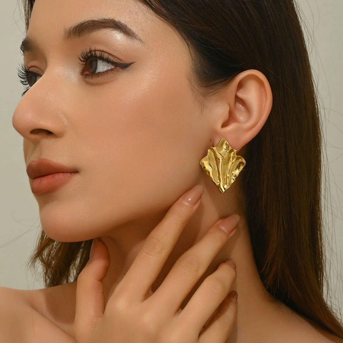 Wholesale Women's Light Luxury Style Stamped Geometric Stainless Steel Irregular Pleated Earrings - Image 2