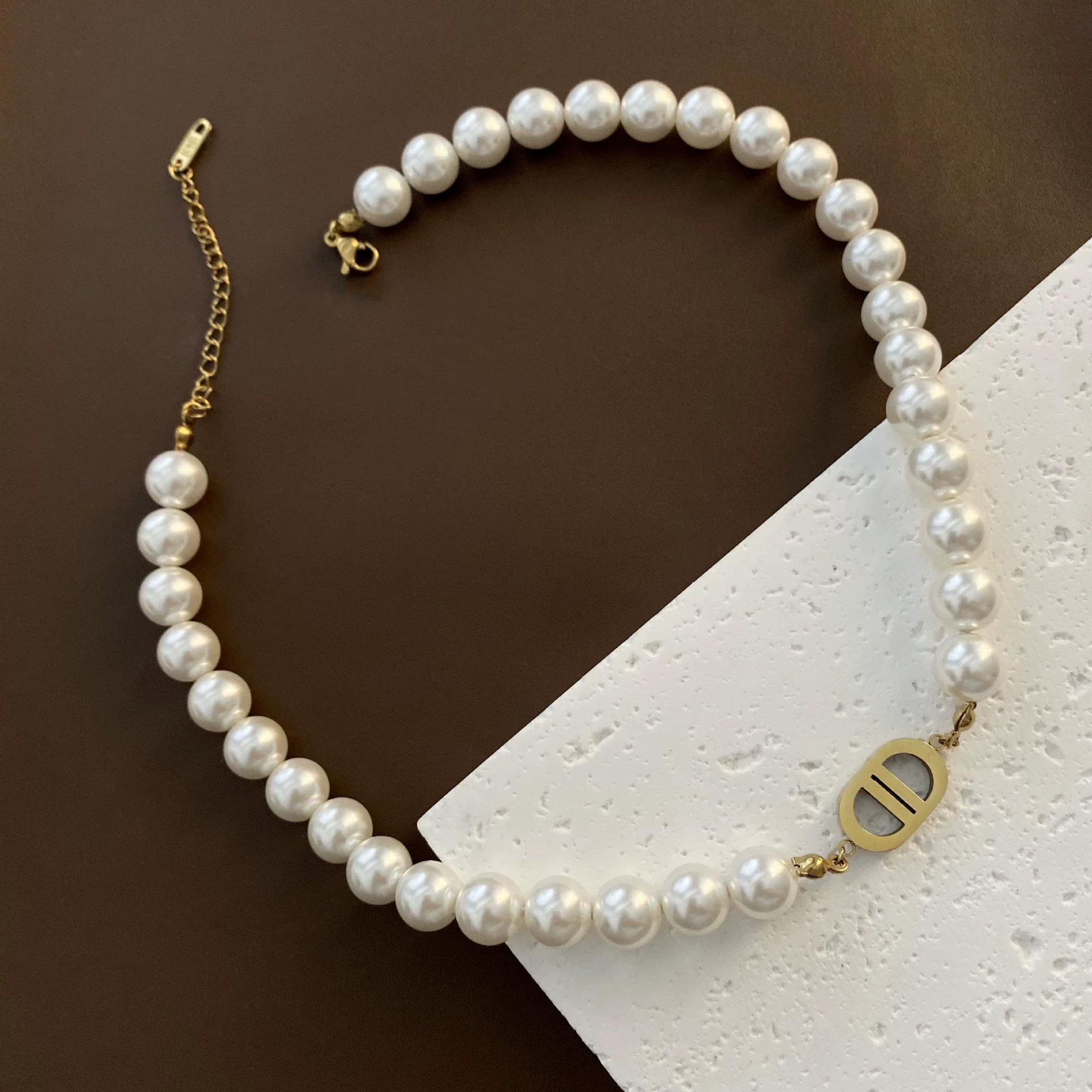 Wholesale Women's Light Luxury Titanium Steel Geometric Pattern Polished Clavicle Chain With Natural Shell Beads Pendant Jewelry - Image 6