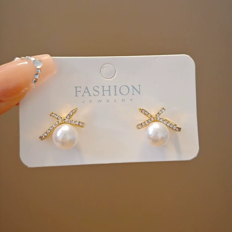 Wholesale Women's Light Luxury Zinc Alloy Rhinestone Bow Pearl Earrings With Electroplating - Image 5