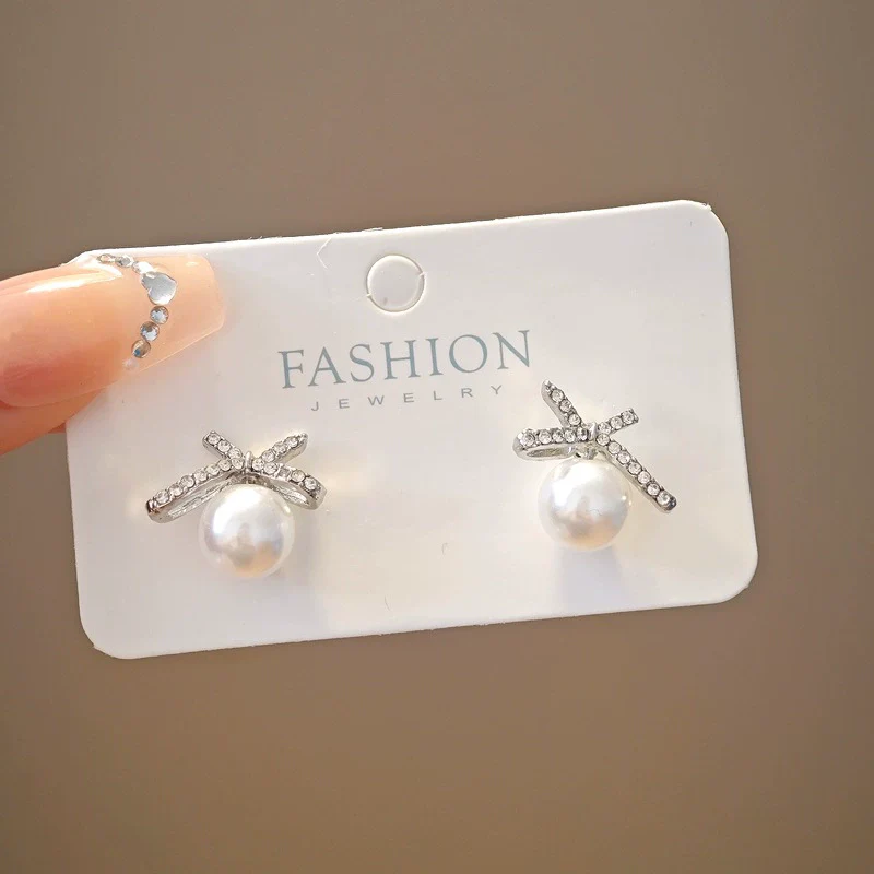 Wholesale Women's Light Luxury Zinc Alloy Rhinestone Bow Pearl Earrings With Electroplating - Image 6