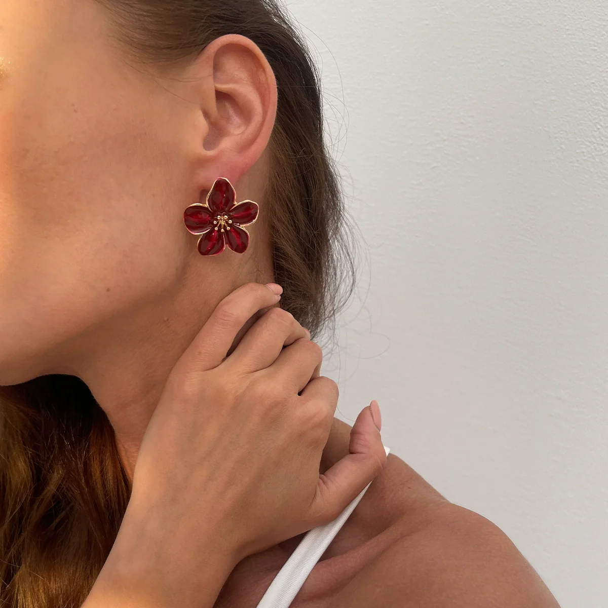 Wholesale Women's Little Fresh Alloy Dripping Oil Flower Earrings - Image 3