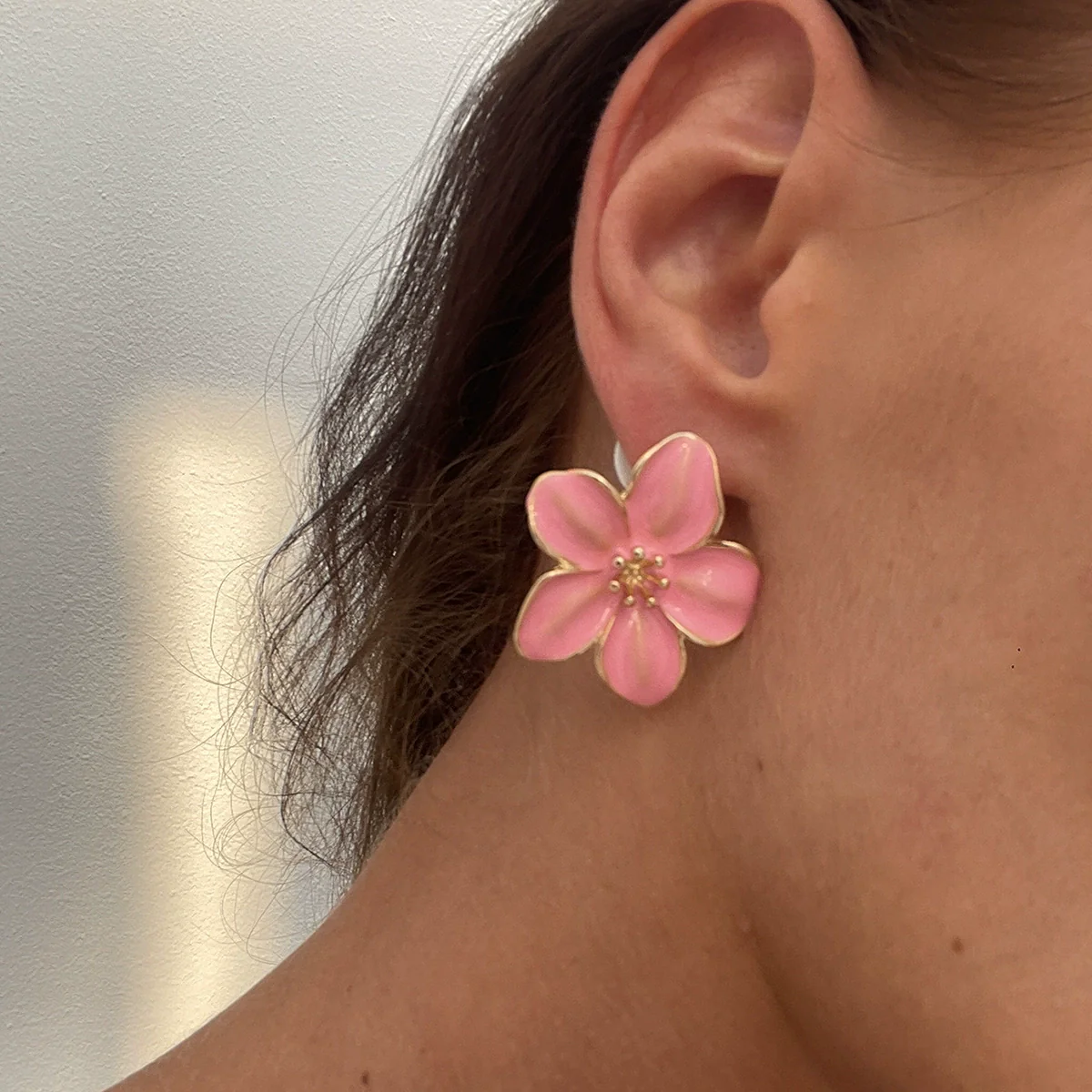 Wholesale Women's Little Fresh Alloy Dripping Oil Flower Earrings - Image 9
