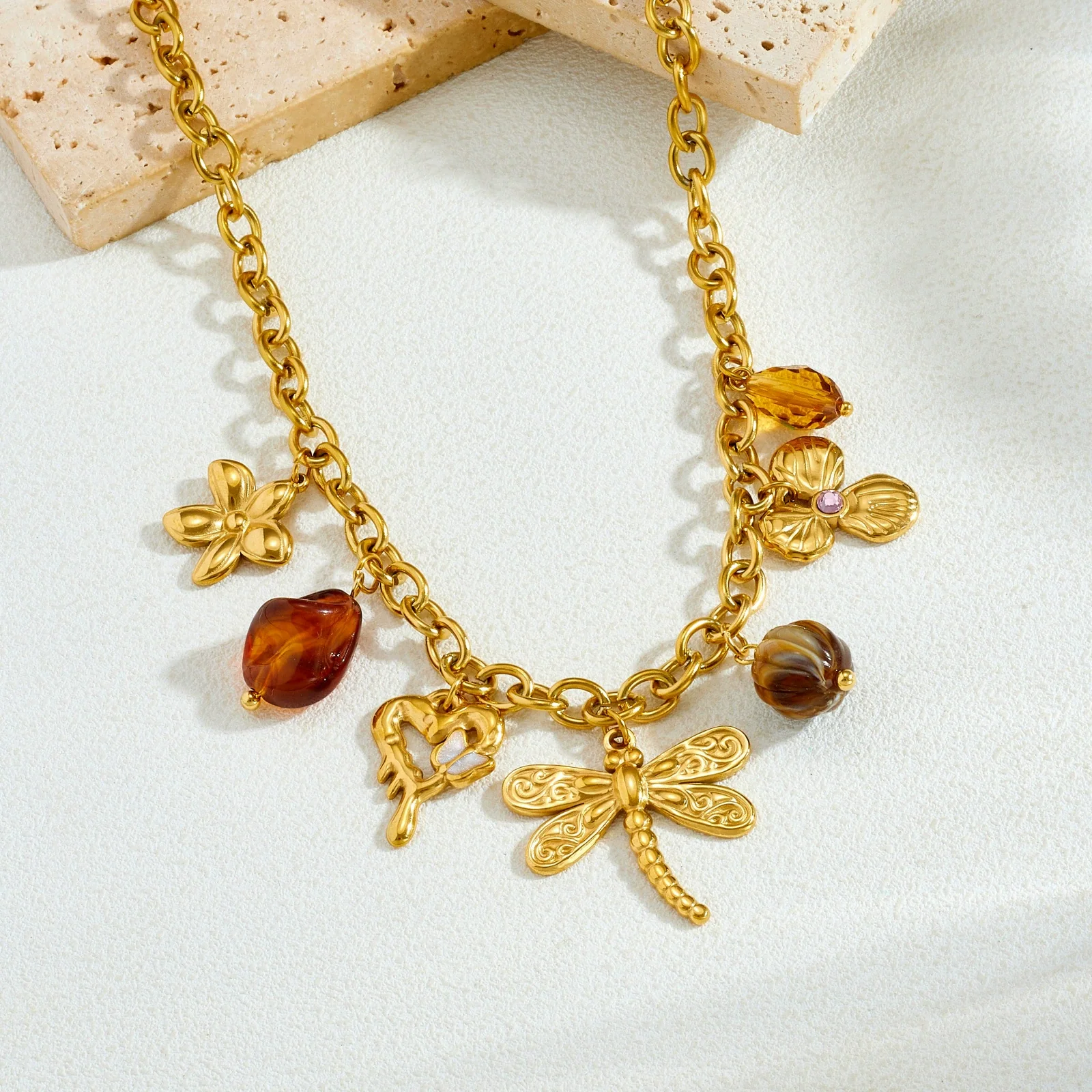 Wholesale Women's Maillard Style Gold Plated Stainless Steel Insect Heart Flower Pendant Oshaped Chain Necklace - Image 2