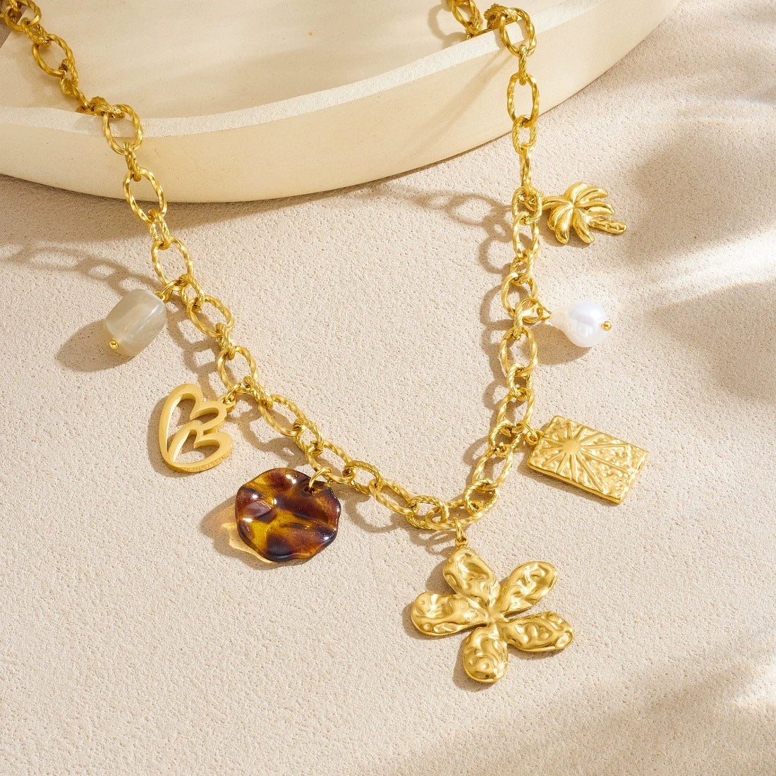 Wholesale Women's Medieval Style Goldplated Stainless Steel Cut Out Heartshaped Flower Leopard Print Pendant Necklace With Flash O Chain - Image 2