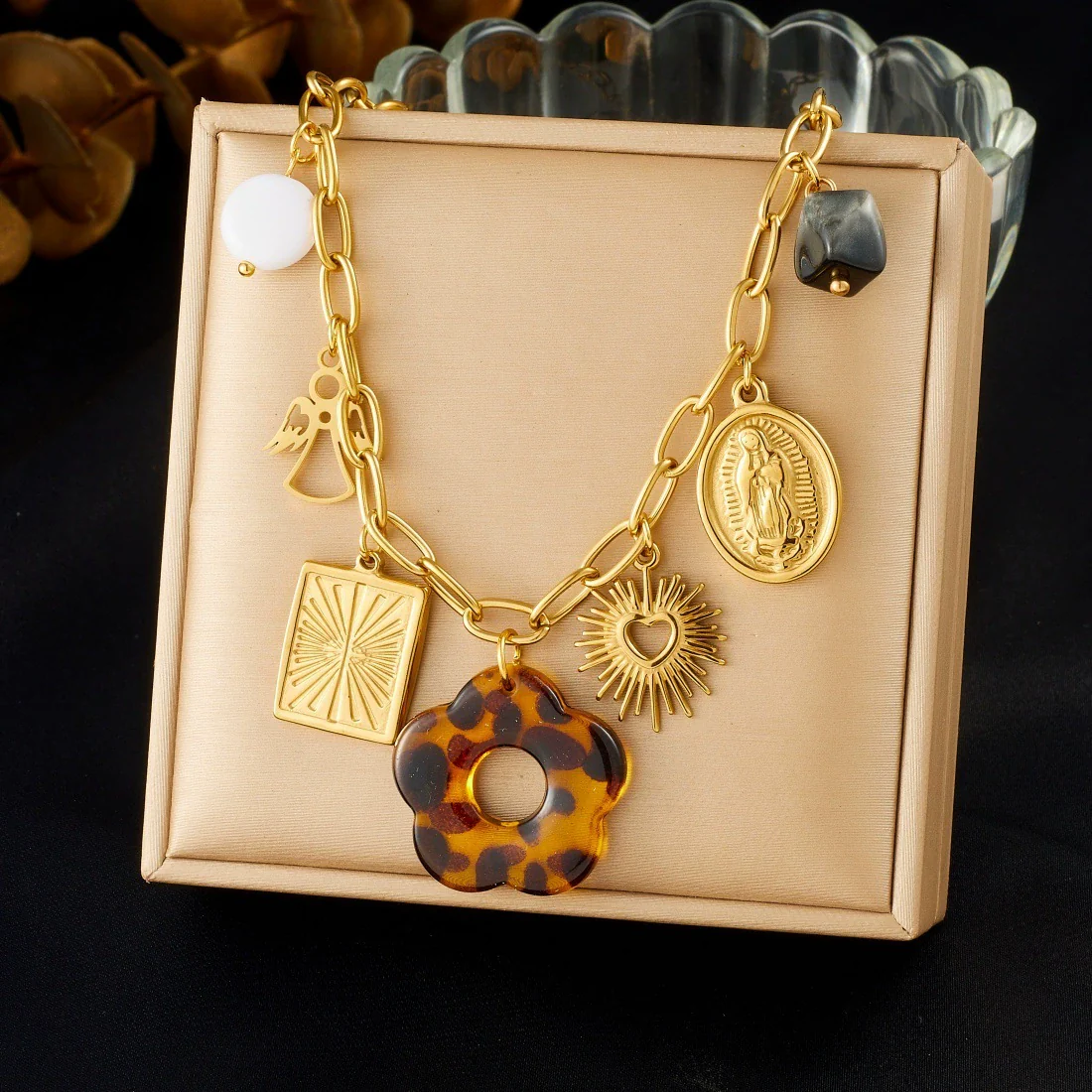 Wholesale Women's Medieval Style Stainless Steel Leopard Print Flower Gold Electroplated Pendant Necklace With Flat Cross Chain