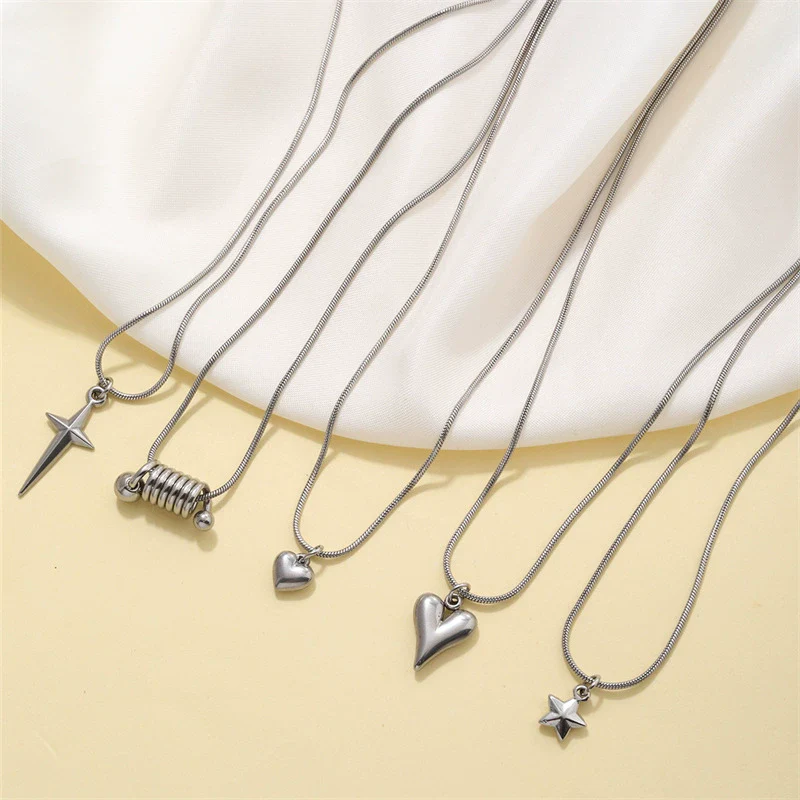Wholesale Women's Mini Heart Shaped Pendant Clavicle Necklace Copper Titanium Steel Electroplated Niche Design - Image 4