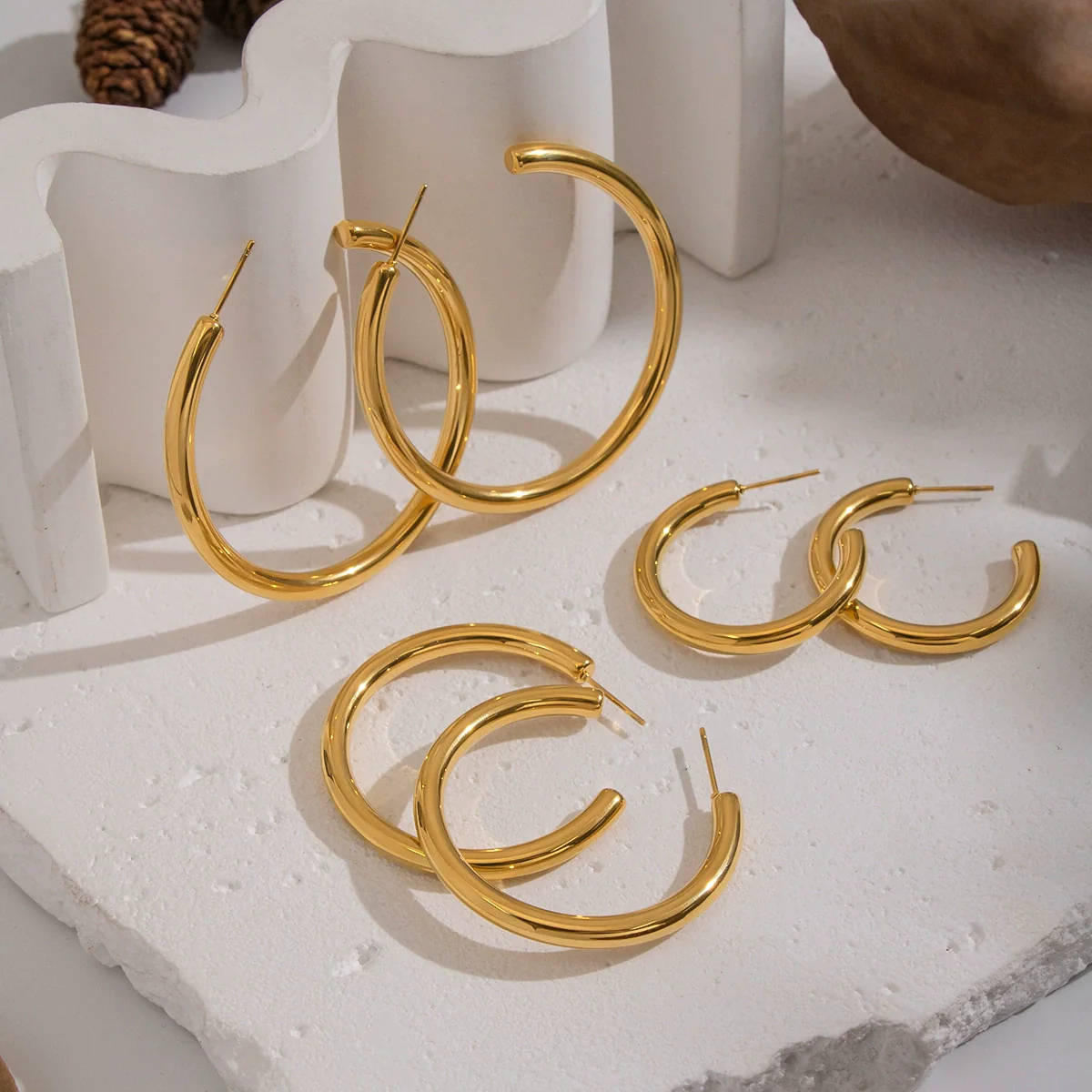 Wholesale Women's Minimalist Casual Geometric Hoop Earrings Stainless Steel Pvd Furnace Vacuum Real Gold Plated - Image 4