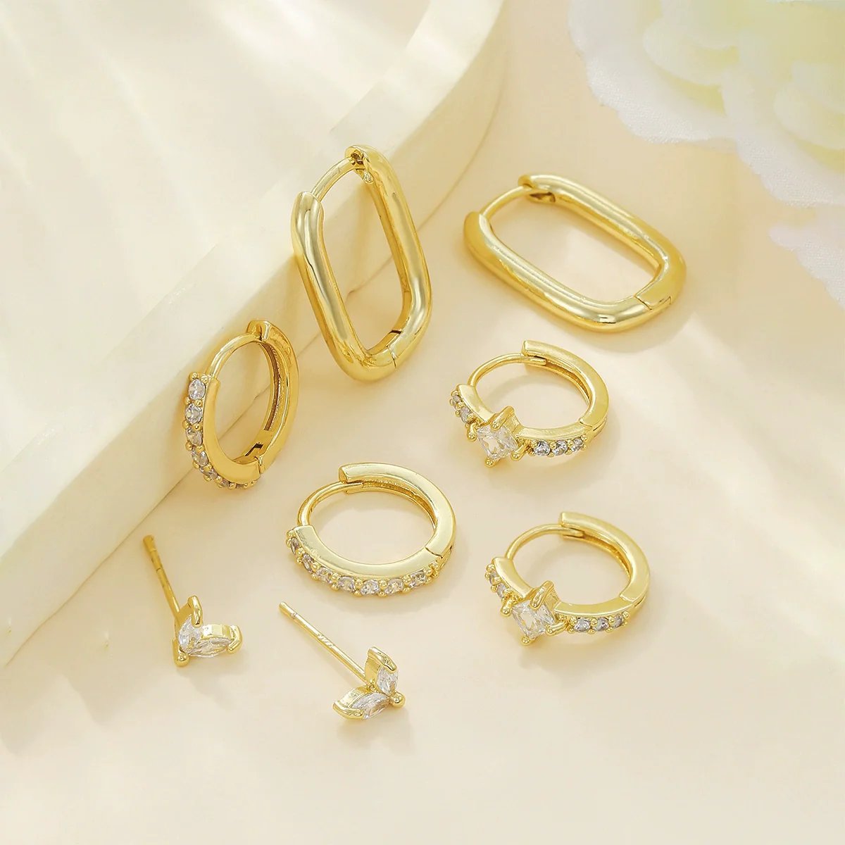 Wholesale Women's Minimalist Copper Earrings With Marquise Zircon And Leaves Pattern - Image 2