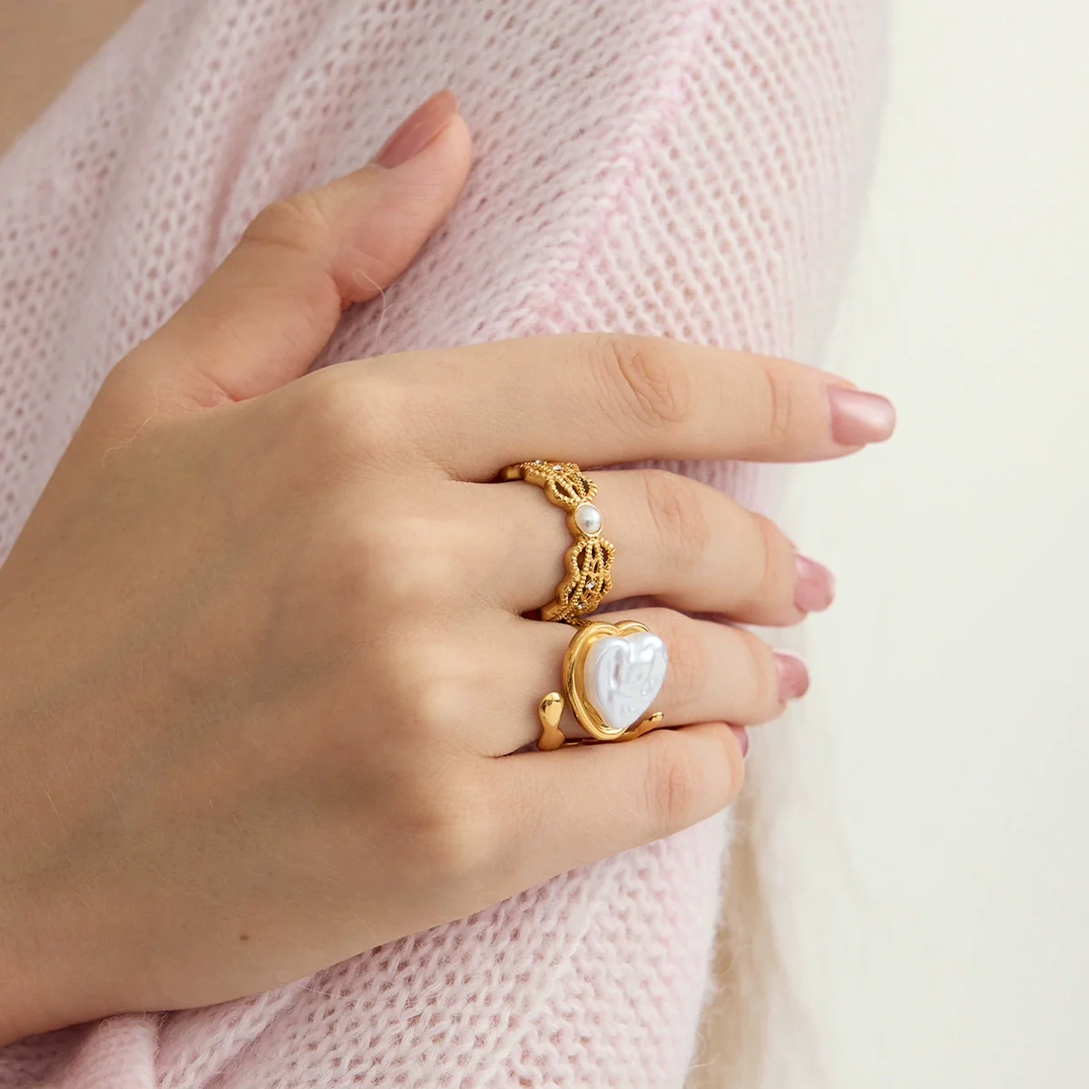 Wholesale Women's Minimalist Electroplated Heart Shape Stainless Steel Ring Jewelry - Image 2