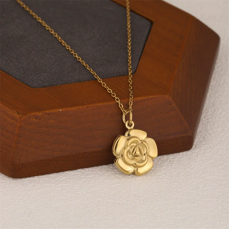 Wholesale Women's Minimalist Geometric 18K Gold Electroplated Stainless Steel Cross Chain Rose Pendant Necklace - Image 2