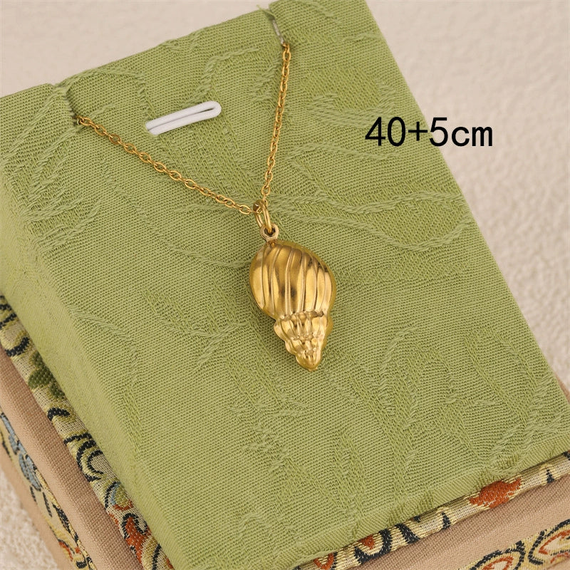 Wholesale Women's Minimalist Geometric Stainless Steel 18K Gold Plated Cross Chain Necklace - Image 5