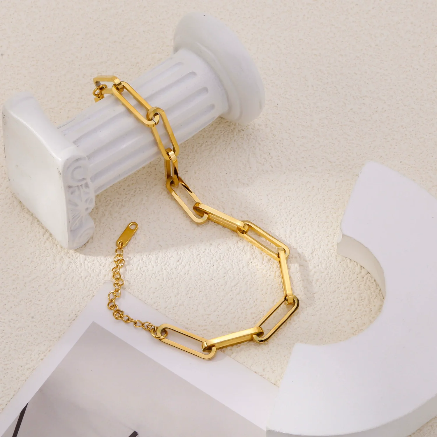 Wholesale Women's Minimalist Geometric Stainless Steel And Titanium Steel Gold Plated Wide Bracelet Jewelry - Image 3