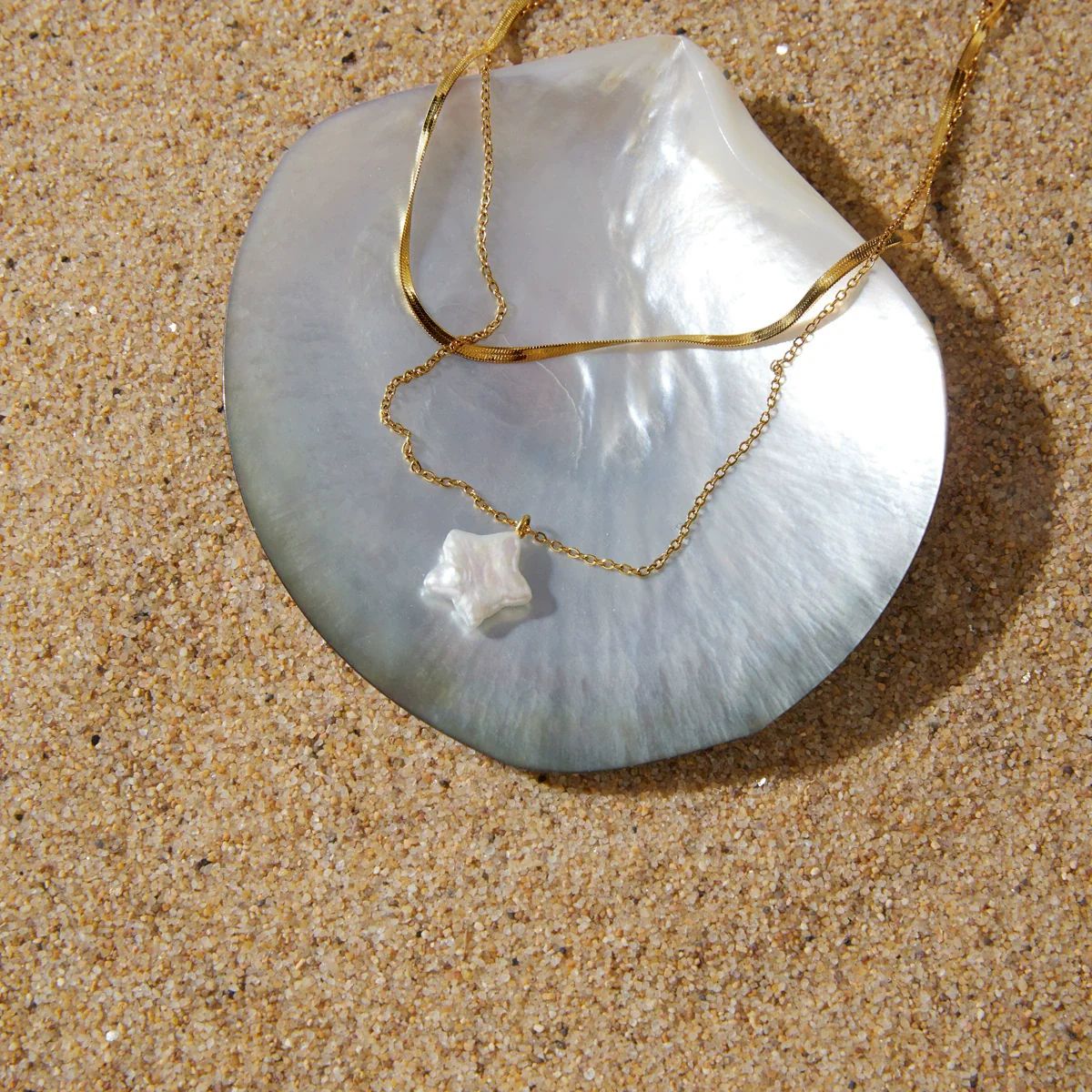 Wholesale Women's Minimalist Geometric Stainless Steel And Titanium Steel Necklace With Natural Pearl And Pvd Furnace Vacuum Real Gold Plating - Image 4