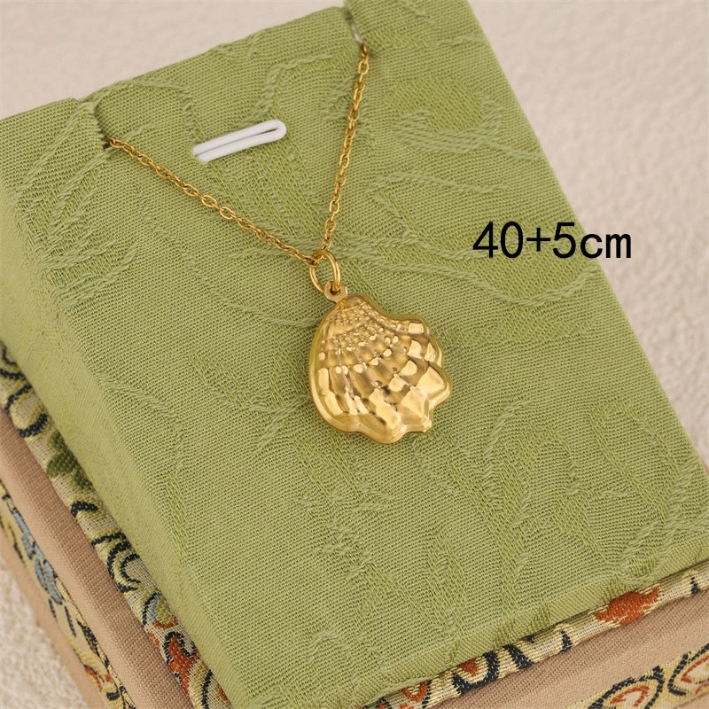 Wholesale Women's Minimalist Geometric Stainless Steel Cross Chain Necklace With 18K Gold Electroplated Conch Pendant - Image 3