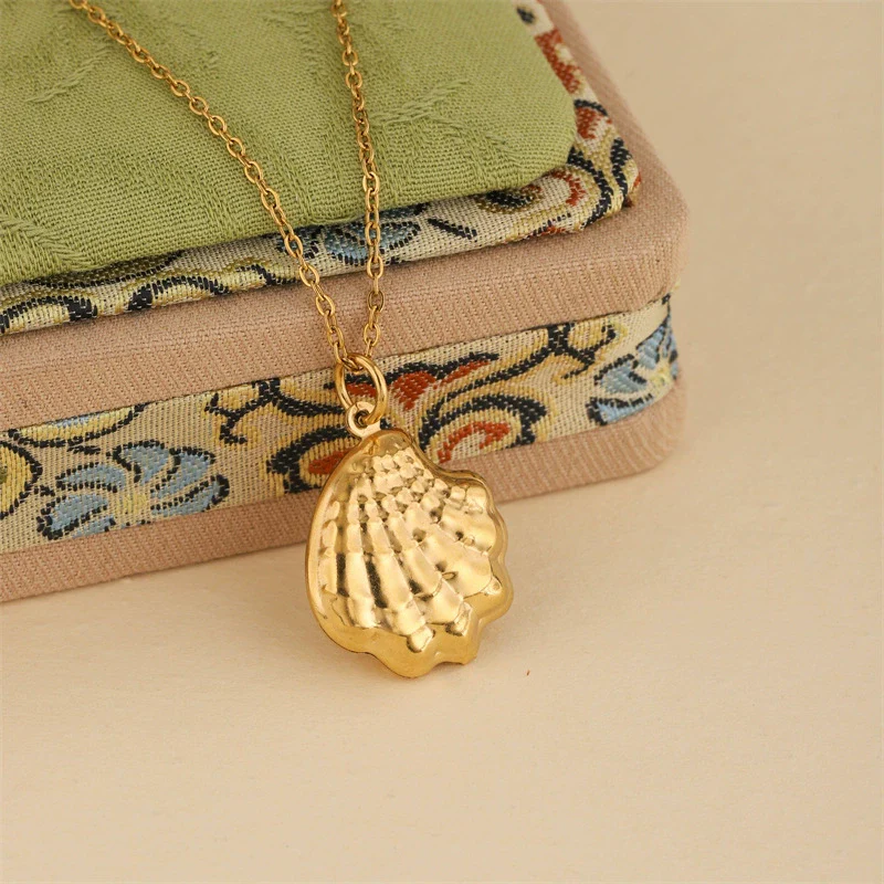 Wholesale Women's Minimalist Geometric Stainless Steel Cross Chain Necklace With 18K Gold Electroplated Conch Pendant - Image 5