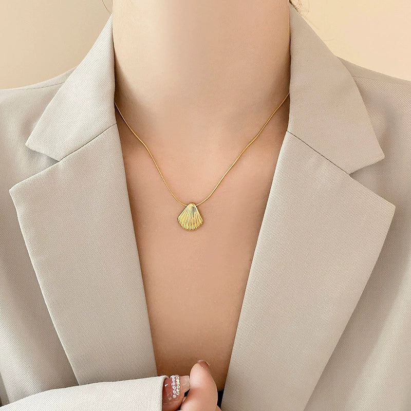 Wholesale Women's Minimalist Geometric Titanium Steel Necklace With Electroplated Design And Snake Bone Chain - Image 3