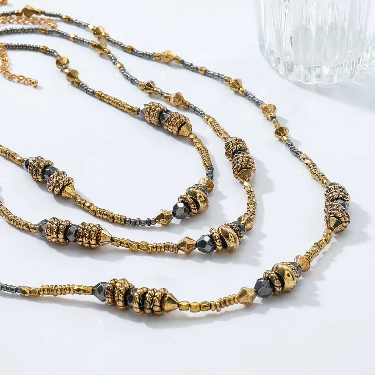 Wholesale Women's Multilayered Stone Beaded Necklace Zinc Alloy Geometric Hand Knitted Old Money Style - Image 3
