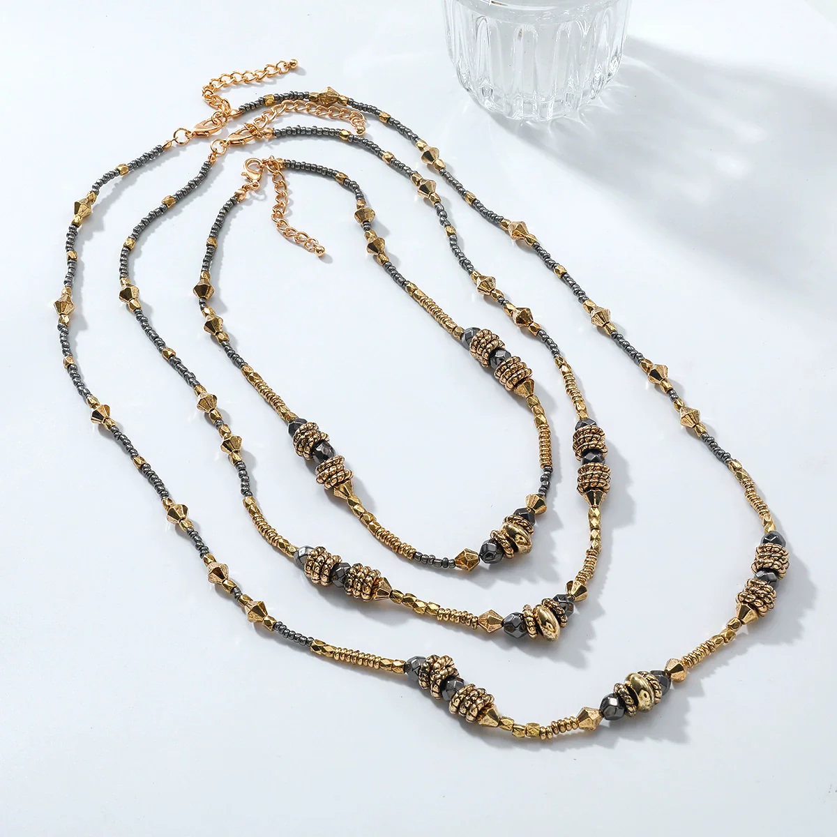 Wholesale Women's Multilayered Stone Beaded Necklace Zinc Alloy Geometric Hand Knitted Old Money Style - Image 4