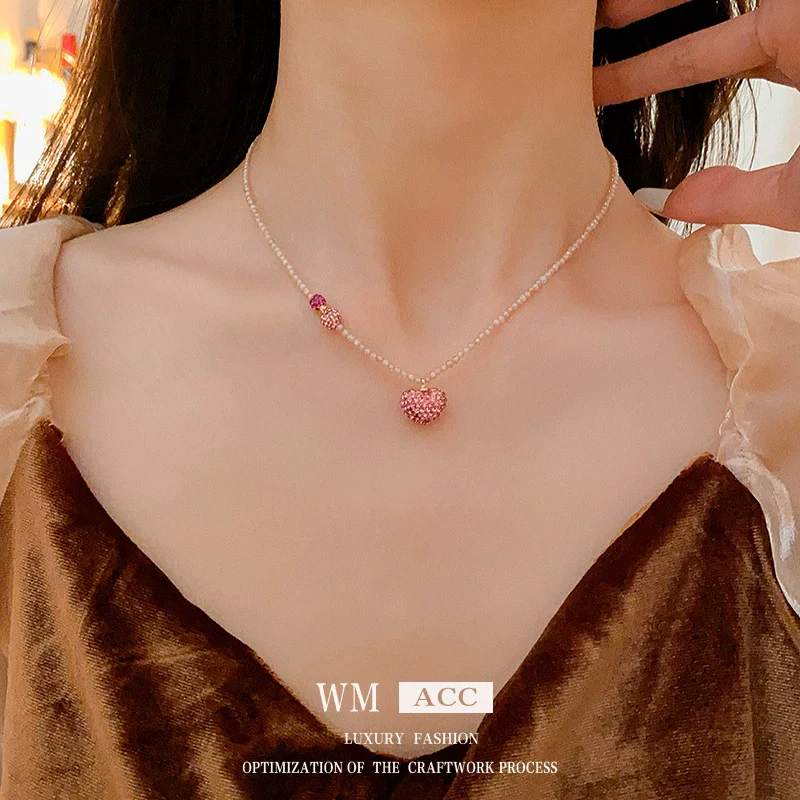 Wholesale Women's Niche Fashion Crystal Love Heart Shaped Clavicle Chain With Pink Diamond Embedded And Electroplated Design