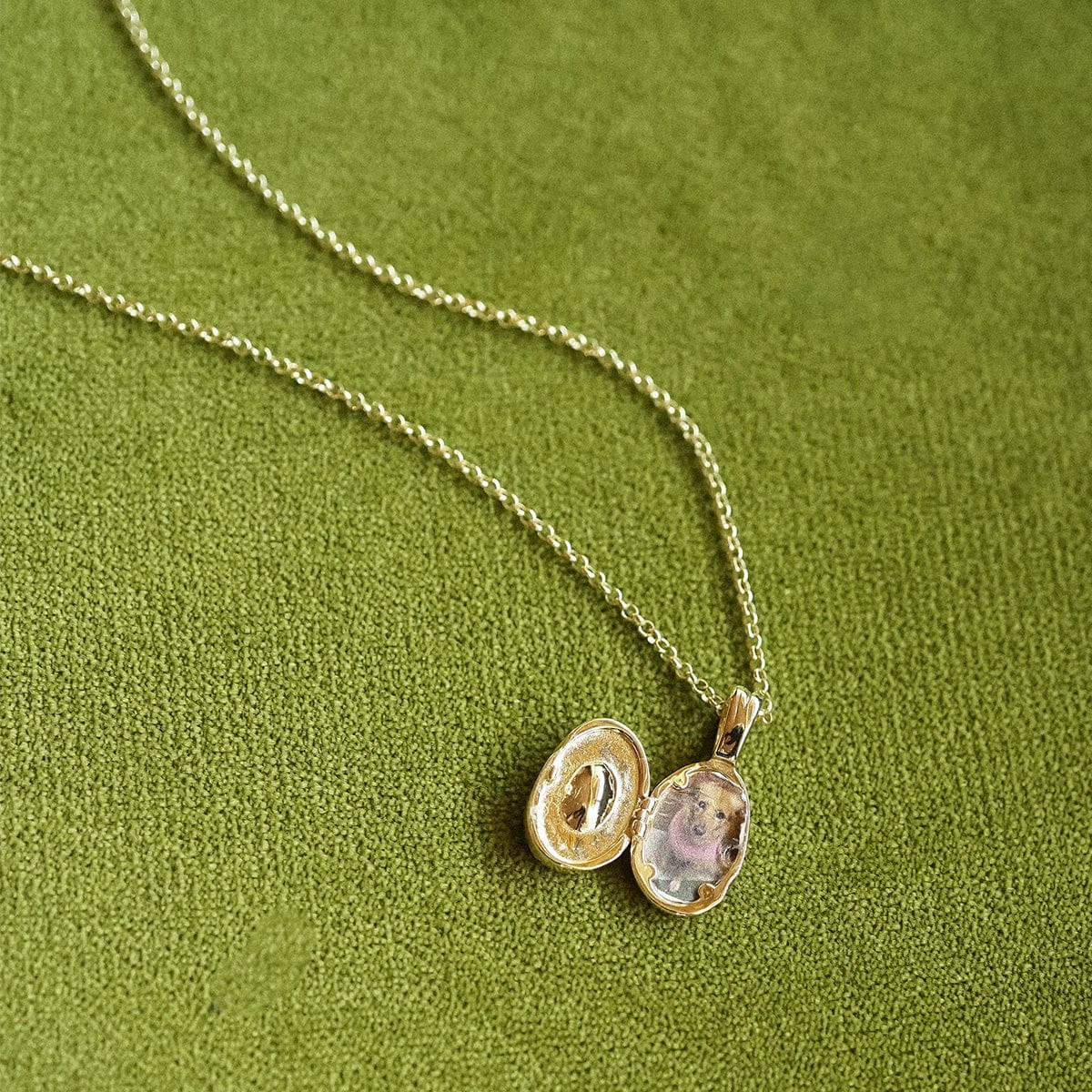 Wholesale Women's Palace Style Geometric Copper Zircon Electroplated Necklace With Letter Number Text Shaped Pendant And Regular Chain