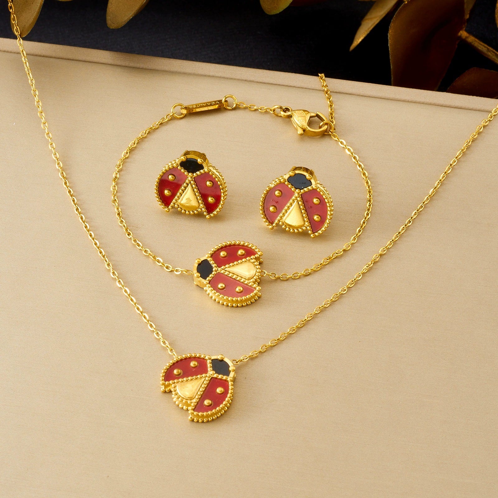 Wholesale Women's Personality Animals Style Butterfly Dragonfly Insect Stainless Steel Goldplated Pendant Earrings Necklaces Hand Accessories Set