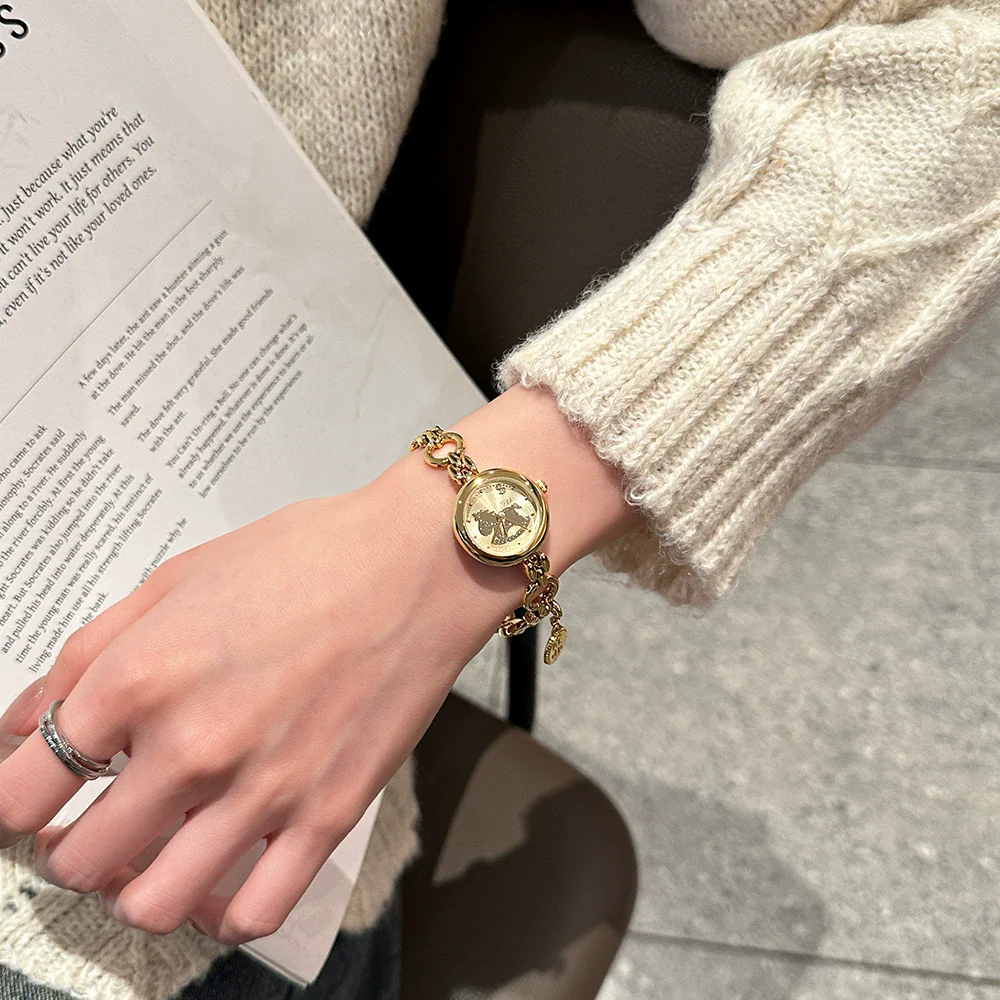 Wholesale Women's Retro Casual Alloy Watch With Mineral Reinforced Glass Mirror And Round Dial