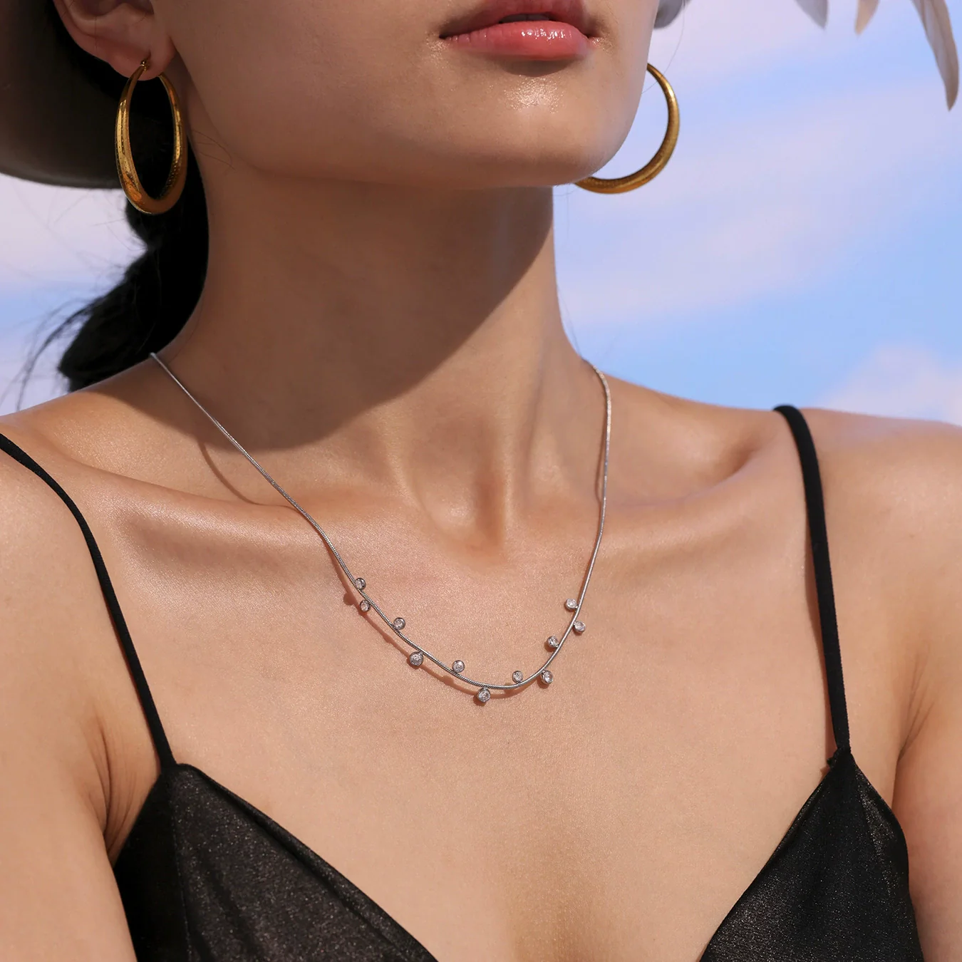Wholesale Women's Retro Geometric Ferris Wheel Stainless Steel And Titanium Steel 18K Gold Plated Necklace - Image 4