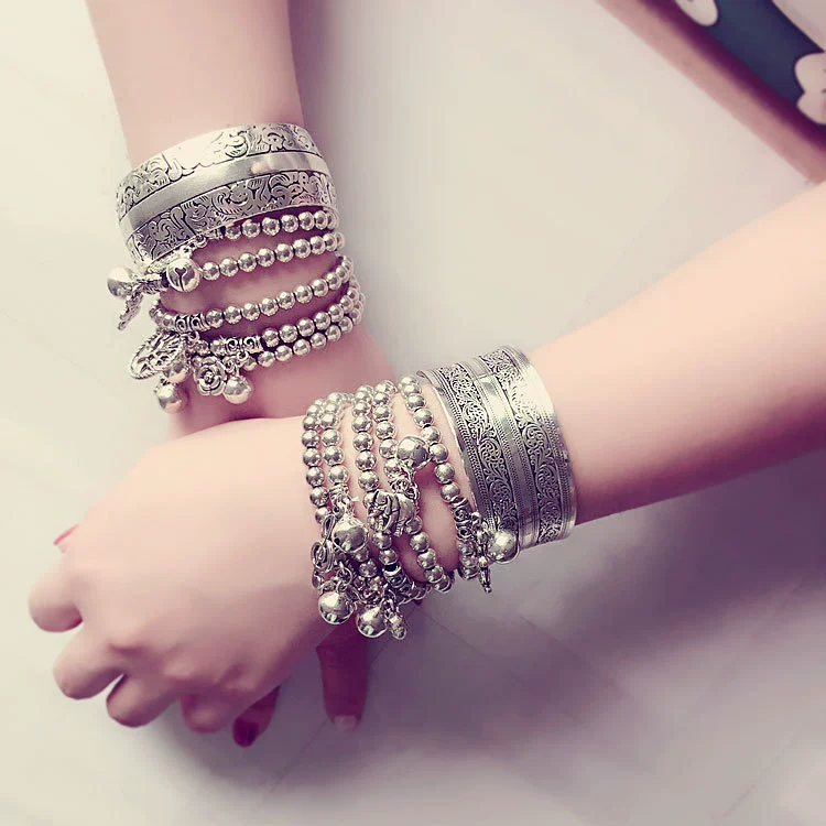 Wholesale Women's Retro Handmade Silver Beaded Bracelet With Animals Zodiac Pattern And Elastic Rope - Image 3